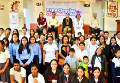 Las y los alumnos de quinto año de la escuela primaria “Revolución Mexicana”, obtuvieron el primer y segundo lugar en la categoría “Bohr” de la Expociencias Oaxaca 2024, región Valles Centrales, organizada por el Consejo Oaxaqueño de Ciencia, Tecnología e Innovación (Cocitei).